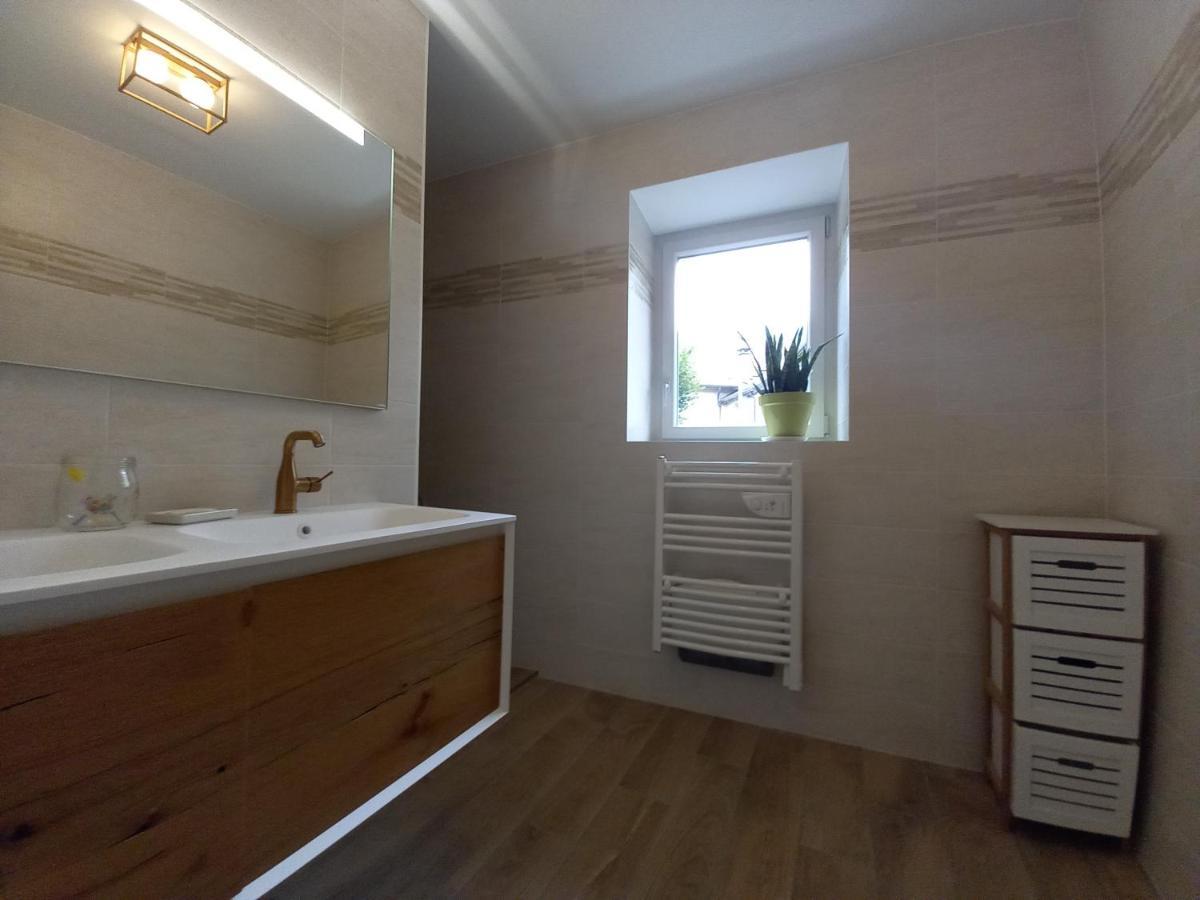 La Vie Du Bief Bed & Breakfast Bolozon Bagian luar foto