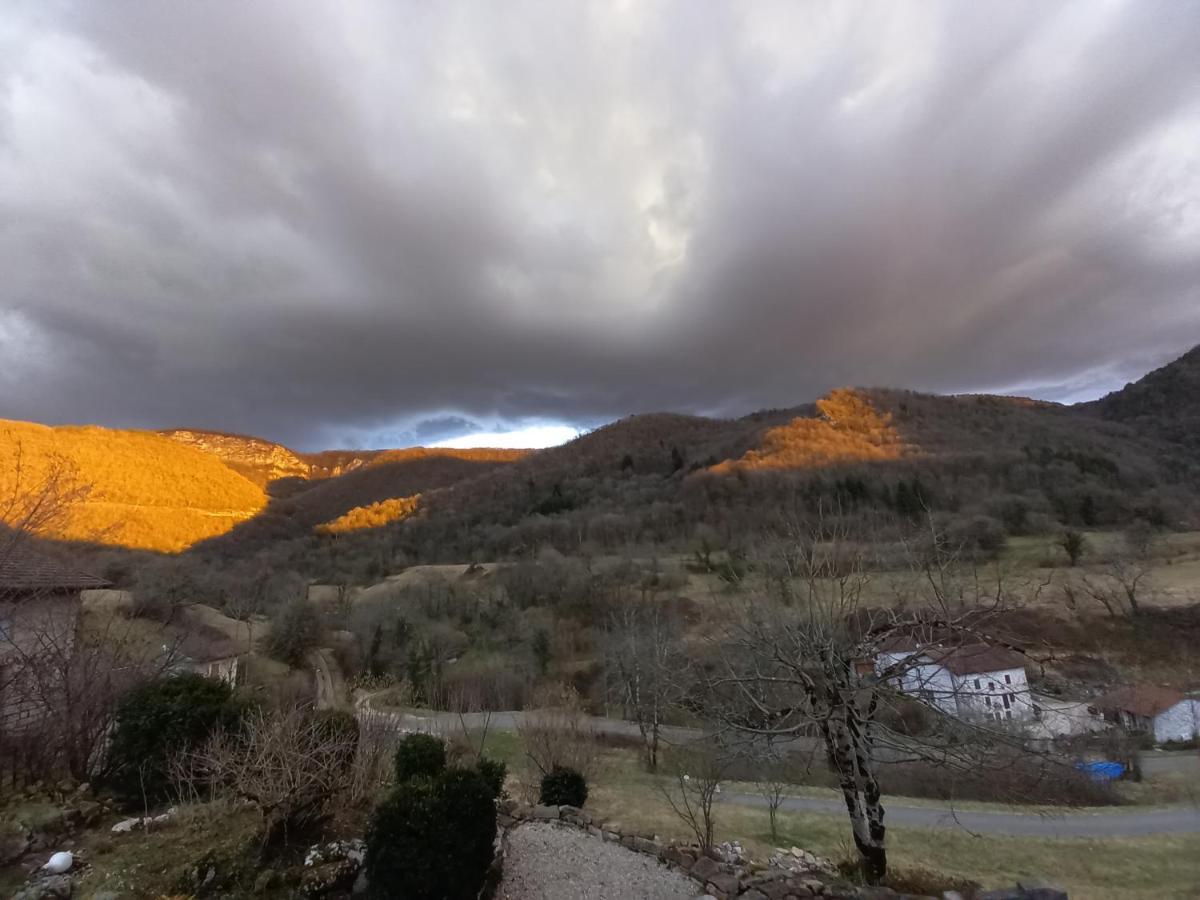 La Vie Du Bief Bed & Breakfast Bolozon Bagian luar foto